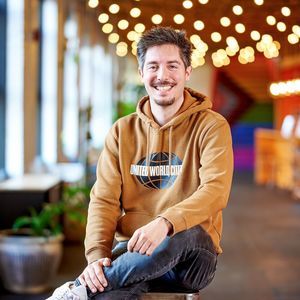 Meet your Posher, Romain